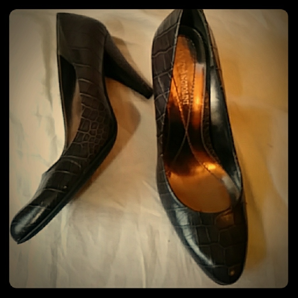 EnzoAngiolini gray  crocodile-print heels-sz 7 1/2